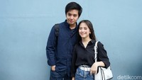 Namun keduanya hanya mengatakan jika mereka adalah teman dekat. Pool/Palevi S/detikFoto.