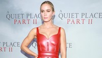 Emily Blunt menempati posisi ketiga dengan 4 juta USD atau sekitar Rp 59 miliar. Foto: Getty Images/Jason Mendez