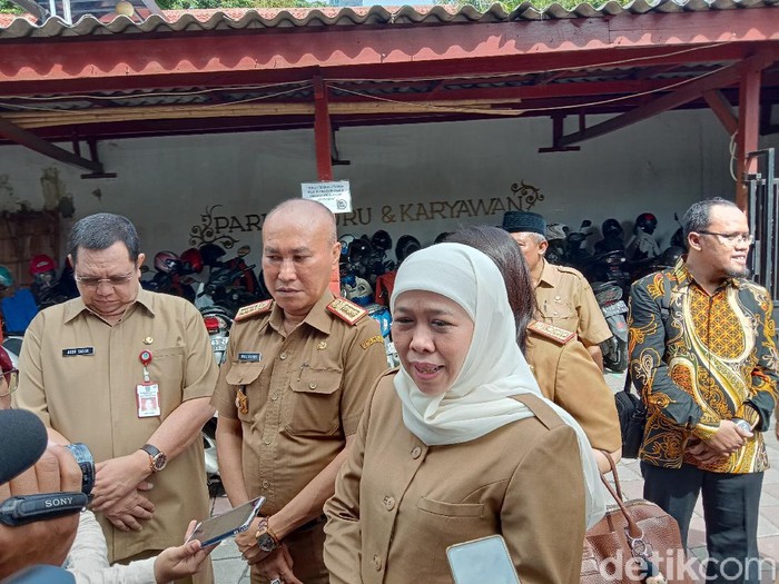 Ujian sekolah tingkat SMA/SMK di Jatim telah berbasis Ujian Satuan Pendidikan Berbasis Komputer dan Smartphone (USP-BKS). Itu sesuai dengan Keputusan Menteri Pendidikan dan Kebudayaan (Kepmendikbud).
