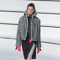 Koleksi terbaru Chanel fall 2020 di Paris Fashio Week, Paris, Prancis, Selasa [03/03/2020]. Photo by Pascal Le Segretain/Getty Images.