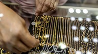 Bila ingin mendapatkan potongan pajak lebih rendah, yaitu sebesar 0,45% maka bawa NPWP saat transaksi.
