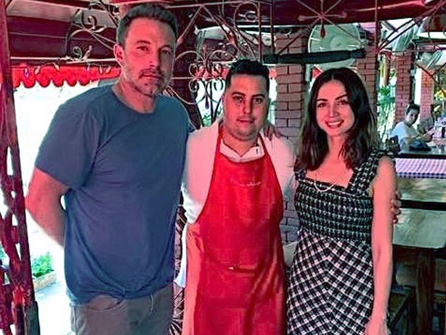 Sebelumnya pada 9 Maret 2020, Ben Affleck dan Ana de Armas diketahui liburan bersama di Havana. Foto: (doc. People/pinterest)
