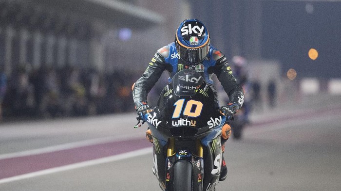 DOHA, QATAR - MARCH 07: Luca Marini of Italy and Sky Racing Team VR46  starts from box during the Moto2 & Moto3 GP Of Qatar - Qualifying at Losail Circuit on March 07, 2020 in Doha, Qatar. (Photo by Mirco Lazzari gp/Getty Images)