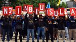 Aksi Tolak Omnibus Law di Depan DPR