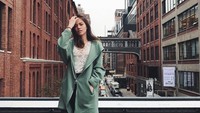 Ada juga potret cantik Kalista saat berada di High Line, New York. (Kalista Iskandar/Instagram)