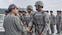 Zona Ekonomi Eksklusif itu merupakan perairan yang membentang hingga 200 mil dari titik pangkal, yakni merupakan hak berdaulat, hak untuk mengelola dan memanfaatkan secara eksklusif sumber daya ikan di laut itu. Kepala Bakamla Laksamana Madya Aan Kurnia memastikan keamanan para nelayan asal pantura yang mengambil ikan di laut tersebut dari gangguan asing.