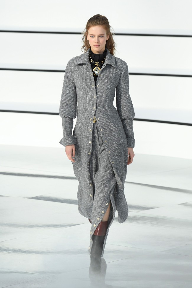 Koleksi terbaru Chanel fall 2020 di Paris Fashio Week, Paris, Prancis, Selasa [03/03/2020]. Photo by Pascal Le Segretain/Getty Images.