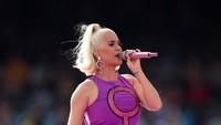 Hingga kini masih belum diketahui apa penyebab pasti kondisi yang dialami Katy Perry saat berada di panggung. (Foto: Getty Images)