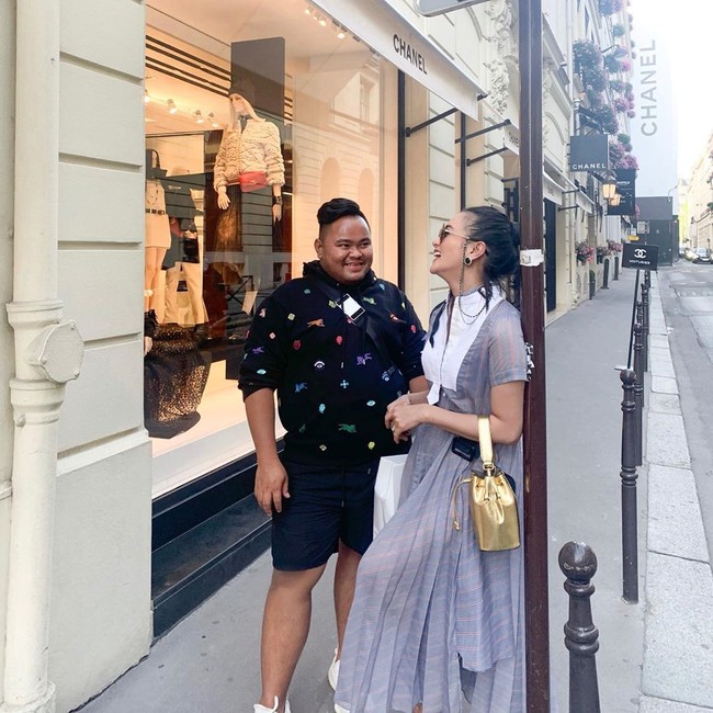 Kini Ririn Ekawati dan Indra tertimpa masalah bersama. Seperti dikutip dari detikhot, Ririn Ekawati dan Indra Tri Yudha atau disebut polisi dengan inisial ITY diamankan oleh Polres Jakarta Barat saat berada di sebuah tempat di kawasan Setiabudi, Jakarta Selatan karena kasus narkoba. Foto: Instagram