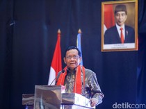 Rapat soal Pilkada, Mahfud: Pelantikan PPS di Kecamatan Antisipasi Corona