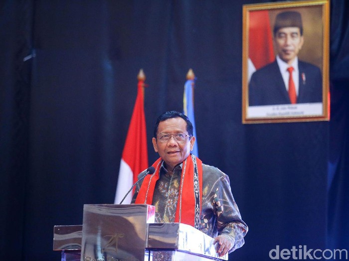Menko Polhukam Mahfud MD membuka Forum Komunikasi dan Koordinasi di Jakarta, Selasa (10/3/2020). Forum ini dihadiri oleh Alumni Penerima Beasiswa Supersemar.