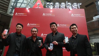 CEO PT Meeber Teknologi Indonesia Rudy Hartawan (dari kanan) berfoto bersama Chief Marketing Officer Octavianus Kuntjoro, Chief Product Owner Gerry Kurniawan dan Chief Operating Officer Puncoro Goeyardi saat peluncuran aplikasi MeeberPro di Jakarta.
