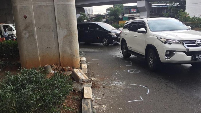 Lokasi kecelakaan Pajero ditabrak bus Transjakarta