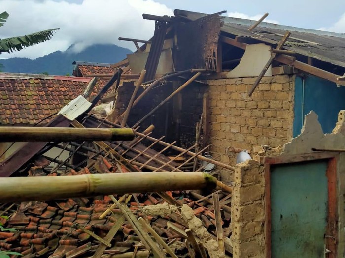 Rumah Rusak di Bogor Akibat Gempa Sukabumi