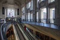 Lawan Corona, Donatella Versace Sumbang Rp 3,2 M untuk Rumah Sakit Italia