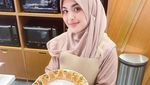 Rajin Belajar Masak, Ini Vebby Palwinta dengan Ramen dan Steak Buatannya