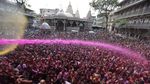 Foto: Tumpah Ruah Warga India di Festival Holi