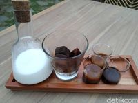 Sama Dengan Cafe : Menikmati Iga Cobek Dengan Panorama Pegunungan 