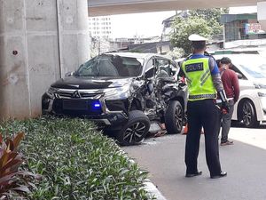 Penumpang Pajero Ditabrak TransJ di Jaksel Istri Irjen Boy Rafli Amar