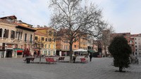 Kawasan Venesia, Italia, yang biasanya ramai oleh para wisatawan dari berbagai negara di dunia kini tampak seperti kota mati imbas virus corona yang mewabah di Italia. Getty Images/Marco Di Lauro.