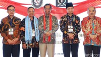 Komunikasi dan Koordinasi juga dihadiri sejumlah tokoh, di antaranya Nasaruddin Umar dan Haryono Suyono.