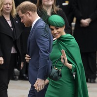 Genggaman tangan yang lebih kuat menunjukkan bahwa hubungan mereka solid dan menunjukkan tingkat rasa aman satu sama lain, ungkap Karen.  Foto: Getty Images