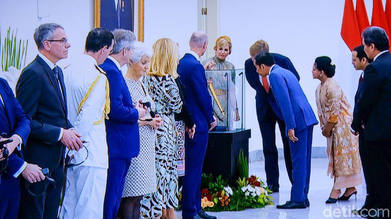 Akhirnya! Keris Pangeran Diponegoro Diserahkan Belanda ke Jokowi Akhirnya! Keris Pangeran Diponegoro Diserahkan Belanda ke Jokowi