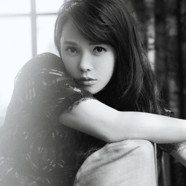 Pertama, bahwa mereka sudah menjadi tua dan jelek. Kedua, bahwa mereka tidak bahagia karena masalah perkawinan, atau ketika suami dan istri melakukan hal-hal sendiri. Ketiga, bahwa mereka tidak layak menjadi seorang wanita karena mereka telah gagal sebagai seorang ibu. Foto: Instagam @annieyi0304