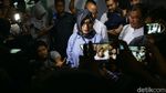 Lambaikan Tangan, Karen Agustiawan Keluar Rutan Kejagung