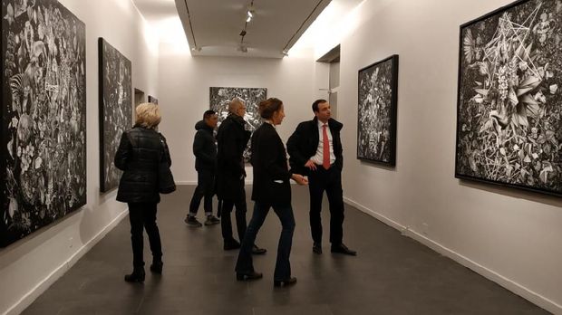 Lukisan-lukisan Seniman Bestrizal Besta Mejeng di Swiss