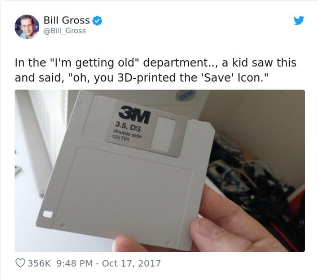 Banyak millennial apalagi generasi X yang curhat betapa mereka merasa tua ketika berhadapan dengan orang-orang muda. Salah satunya ketika tahu ada anak muda yang tidak tahu mengapa ikon dari save adalah disket ini.Foto: Twitter