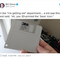 Banyak millennial apalagi generasi X yang curhat betapa mereka merasa tua ketika berhadapan dengan orang-orang muda. Salah satunya ketika tahu ada anak muda yang tidak tahu mengapa ikon dari save adalah disket ini.Foto: Twitter