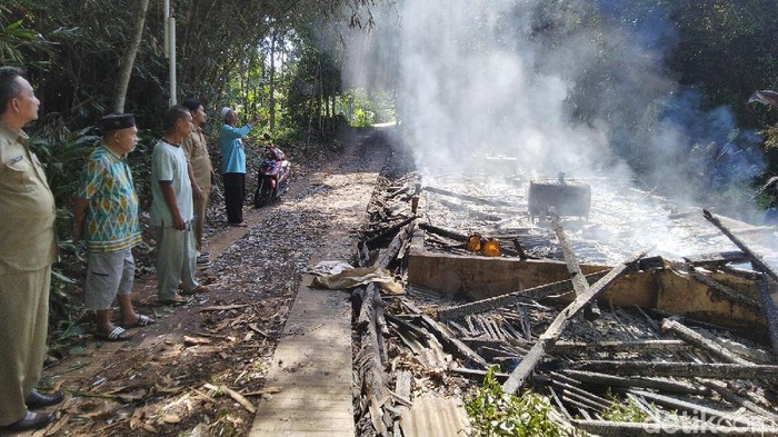 Kandang ayam di Ciamis hangus terbakar