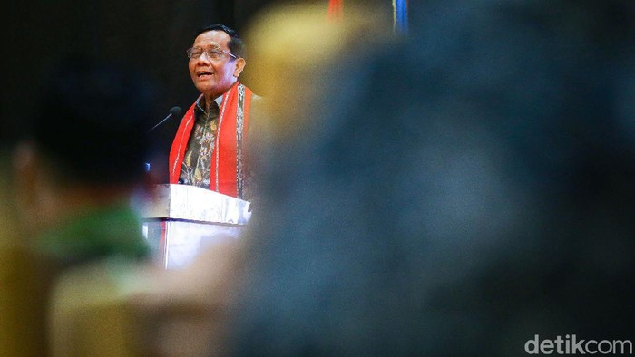 Menko Polhukam Mahfud MD membuka Forum Komunikasi dan Koordinasi di Jakarta, Selasa (10/3/2020). Forum ini dihadiri oleh Alumni Penerima Beasiswa Supersemar.