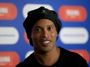 Tak Alami Gejala, Berapa Lama Ronaldinho Bisa Sembuh dari COVID-19?