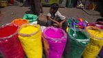 Keseruan Perang Bubuk Warna-warni di Festival Holi India