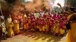 Keseruan Perang Bubuk Warna-warni di Festival Holi India