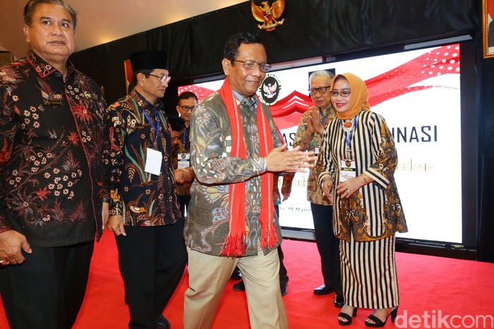 Mahfud MD Buka Forum Penerima Beasiswa Supersemar Menko Polhukam Mahfud MD membuka Forum Komunikasi dan Koordinasi di Jakarta, Selasa (10/3/2020). Forum ini dihadiri oleh Alumni Penerima Beasiswa Supersemar.