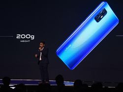 Menggenggam vivo V19 yang Memiliki Desain Menawan
