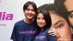 Pose Dua Bintang Melankolia, Jennifer Coppen dan Ari Irham