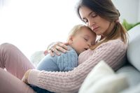 7 Cara Menidurkan Bayi yang Susah Tidur