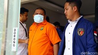 Atas perbuatannya, para tersangka dikenai Pasal 363 dan pasal transaksi elektronik UU No 11 Pasal 30 ayat 3 dan Pasal TPPU. Mereka terancam hukuman maksimal 20 tahun penjara.