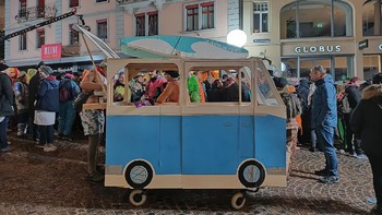 Keunggulan lain yang dipunyai Reno3 adalah kemampuan memotret malam. Oppo membekali ponselnya ini dengan fitur Ultra Dark Mode yang efektif memotret karnaval di Luzern, Swiss (Oppo)