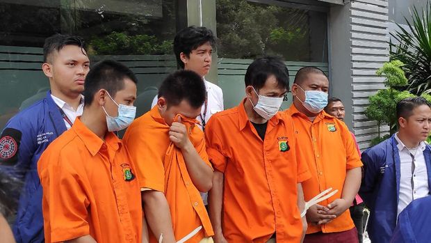 Ngaku WNA Tawarkan Bisnis HP Rp 1 M, Sindikat Pembobol ATM Ditangkap