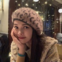 Saya berusia 52 tahun, saya menjalani kehidupan yang paling menyenangkan yang pernah saya alami dan saya memiliki senyum paling cemerlang, tulis Annie Yi. Foto: Instagam @annieyi0304