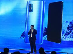 Menggenggam vivo V19 yang Memiliki Desain Menawan