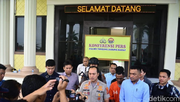 Polres Tanjung Jabung Barat ungkap kasus ortu murid pukuli kepsek (dok. Istimewa)