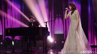 Keduanya membawakan lagu ciptaan Ahmad Dhani yang dipopulerkan oleh Agnez Mo yakni Cinta Mati. Pool/Noel/detikFoto.