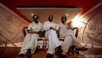 Flashback, Sejak September 1954, Dewan Redaksi Antara meminta wali kota pada waktu itu agar pemakaian maupun pemeliharaan gedung diserahkan kepada Kantor Berita Antara.