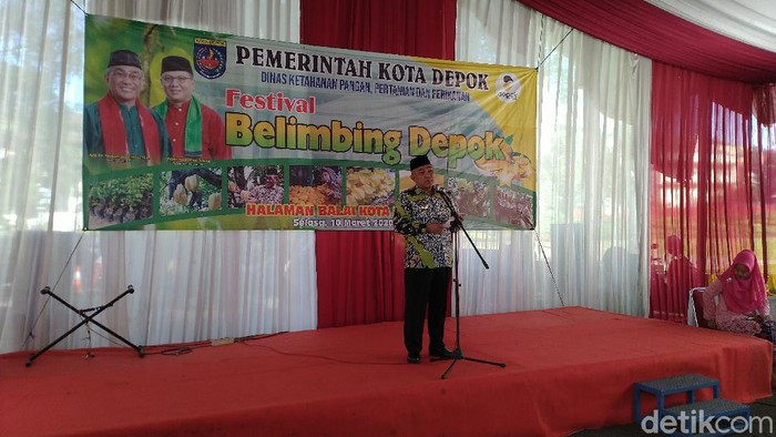 Wali Kota Depok M Idris dalam acara Festival Belimbing Depok